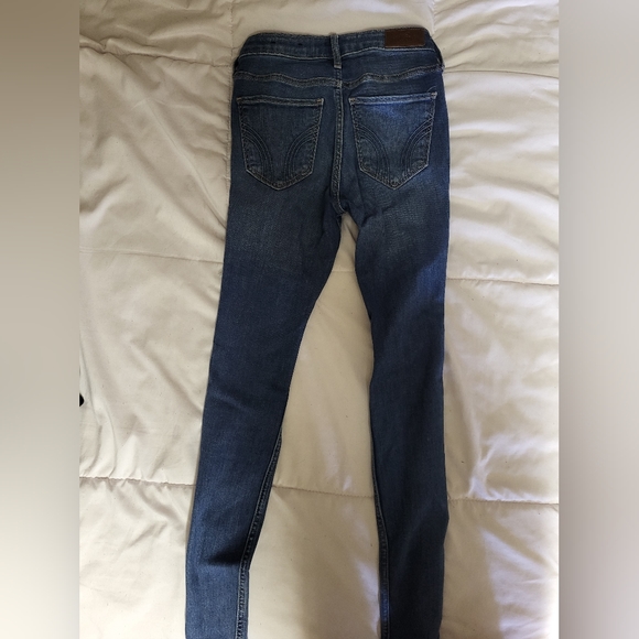 Hollister Distrested High Rise Skinny Jeans - Picture 5 of 6